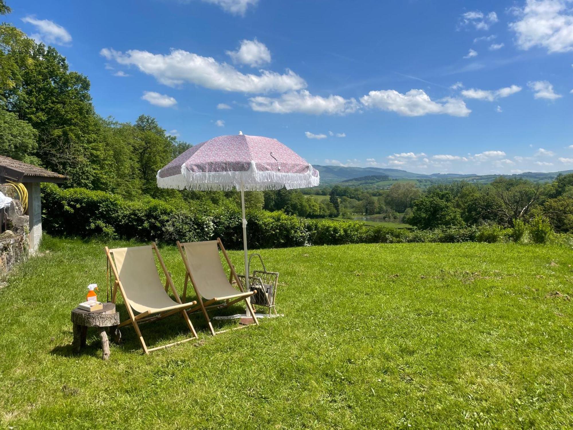 Chateau De Vaux Morvan Couette-café *